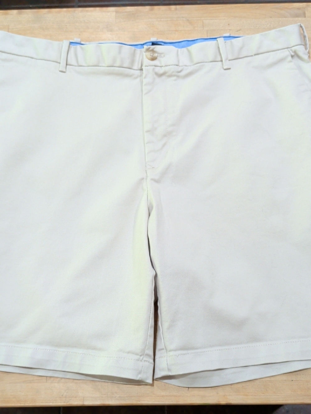 Izod Men's Cream Chino Flat Front Shorts